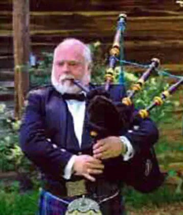 Bagpiper