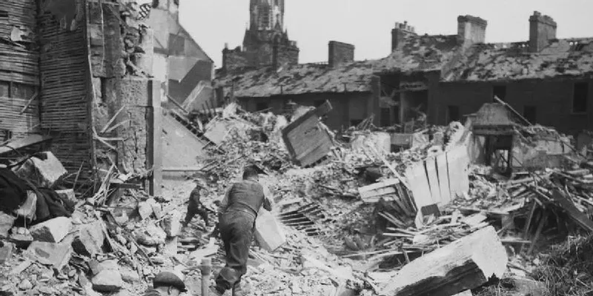 /images/tich/AIR_RAID_DAMAGE_IN_THE_UNITED_KINGDOM_1939-1945_-_H_9476.webp